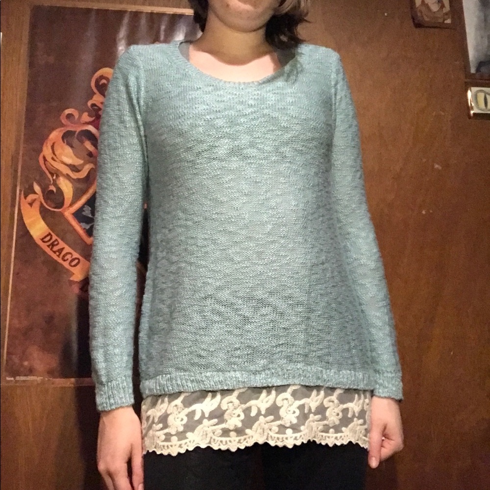 Pink Rose Medium Blue Knit Top w/ white lace trim